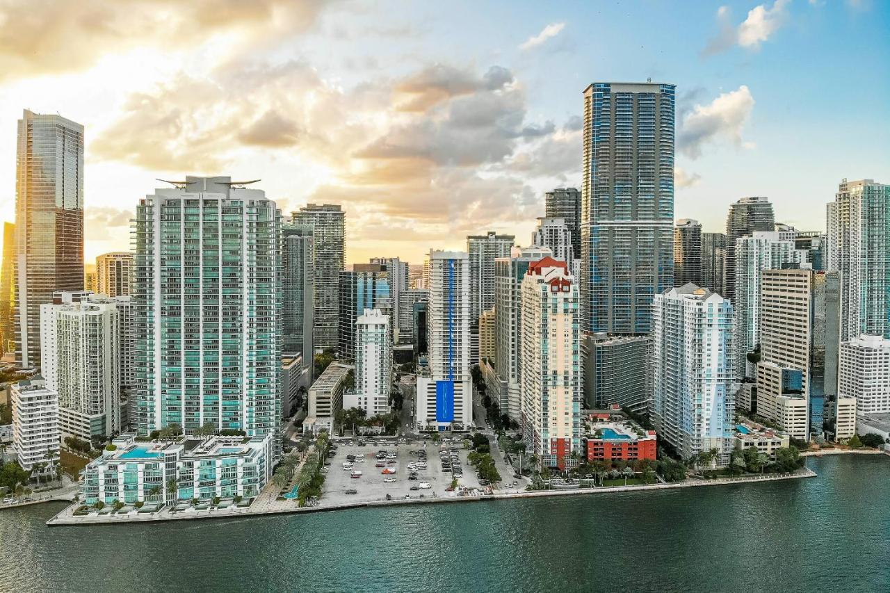 The Club At Brickell Bay Luxury Suites Miami Exterior photo