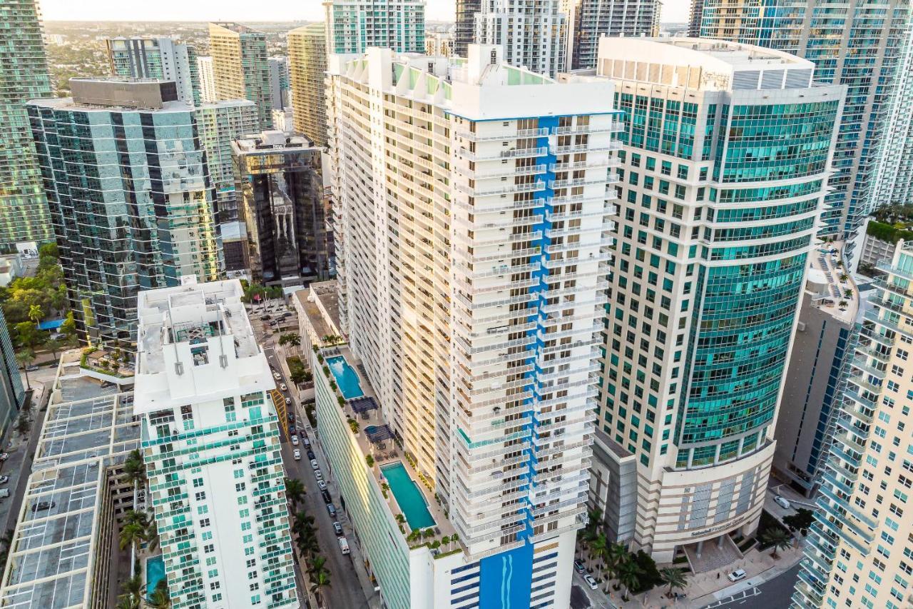 The Club At Brickell Bay Luxury Suites Miami Exterior photo