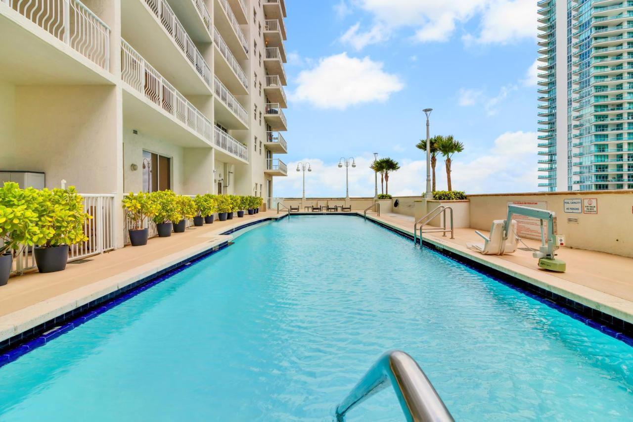 The Club At Brickell Bay Luxury Suites Miami Exterior photo