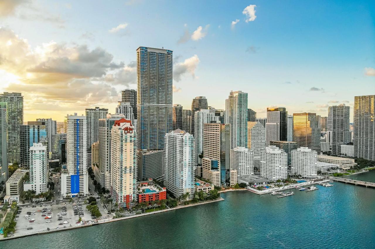 The Club At Brickell Bay Luxury Suites Miami Exterior photo