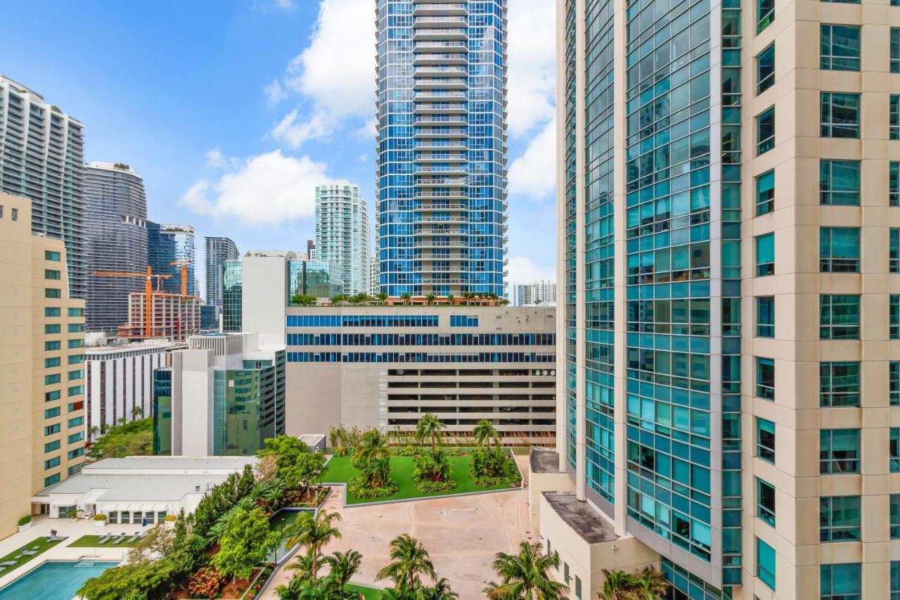 The Club At Brickell Bay Luxury Suites Miami Exterior photo