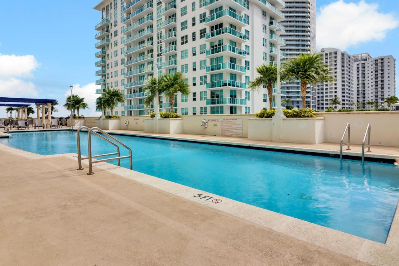 The Club At Brickell Bay Luxury Suites Miami Exterior photo