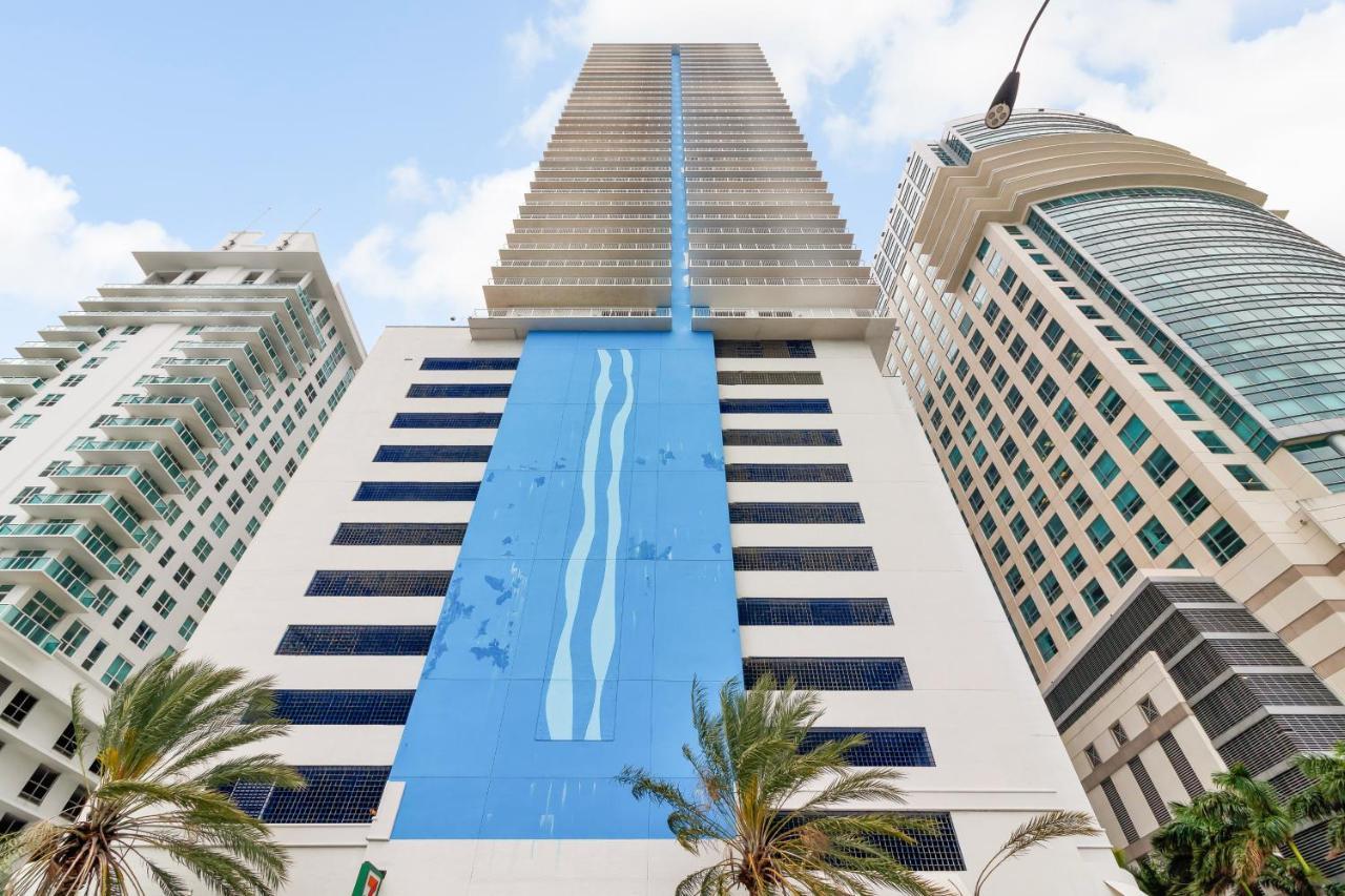 The Club At Brickell Bay Luxury Suites Miami Exterior photo