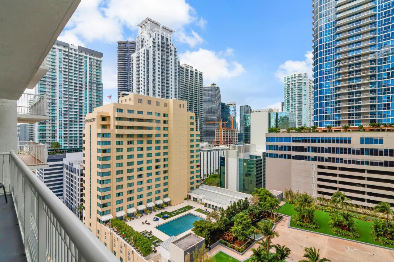 The Club At Brickell Bay Luxury Suites Miami Exterior photo