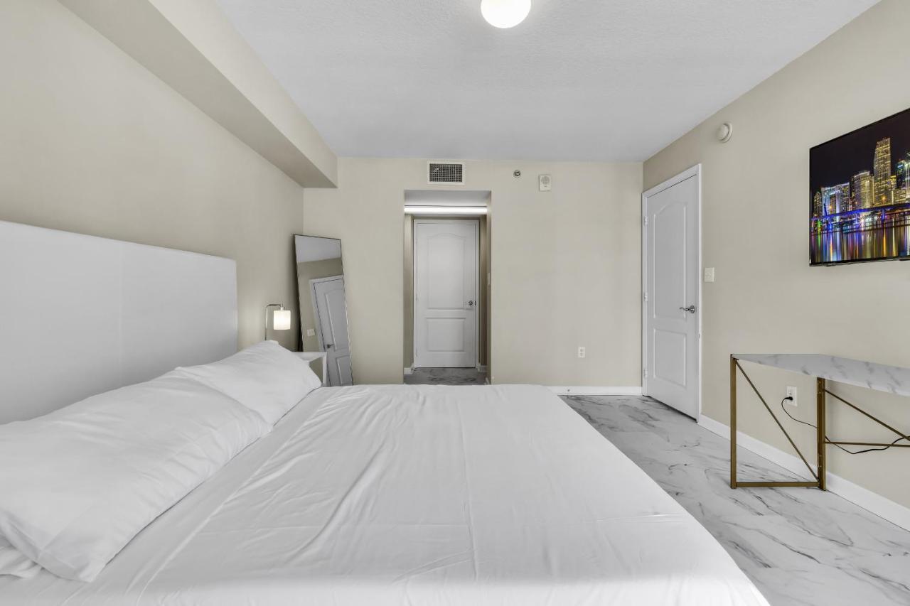 The Club At Brickell Bay Luxury Suites Miami Exterior photo
